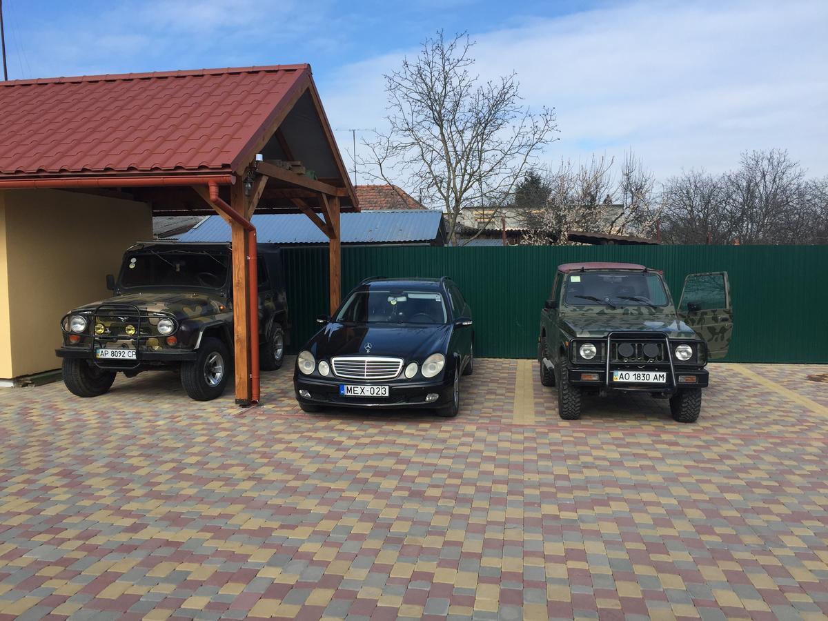Міні Готель Вілла Вікторія Берегово Екстериор снимка