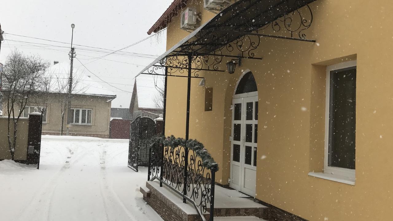 Міні Готель Вілла Вікторія Берегово Екстериор снимка